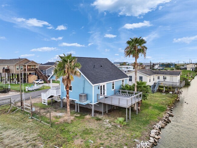 Building Photo - 7016 Delesandri Dr