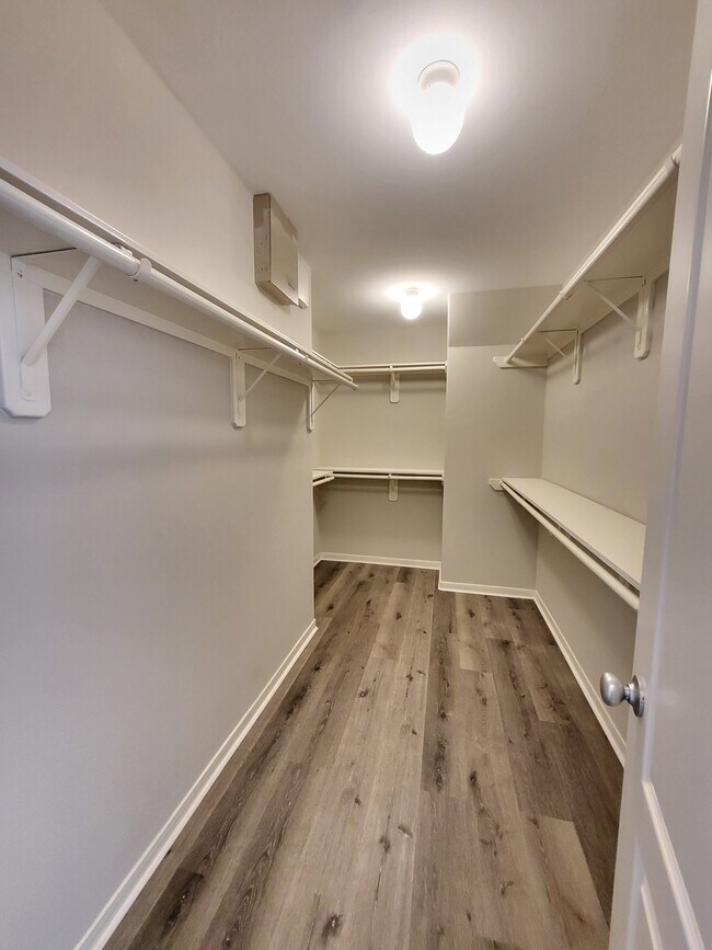 Building Photo - 7415 Hollister Ridge