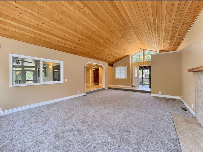 Building Photo - 16694 Marion Way