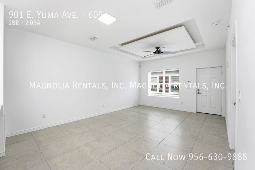 Building Photo - 901 E Yuma Ave