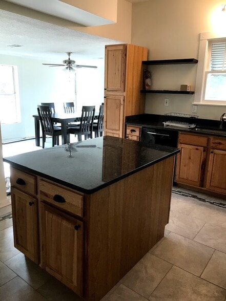 Large kitchen with all appliances Island. - 526 Monroe St