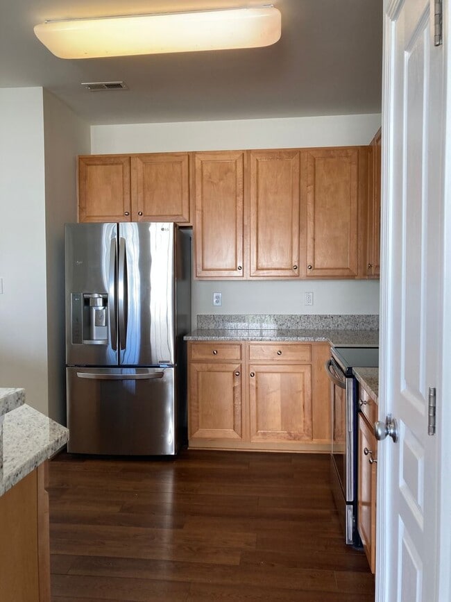 Building Photo - 1172 Drummond Ln