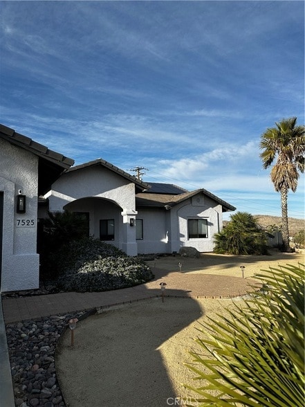 Building Photo - 7525 Whitney Ave