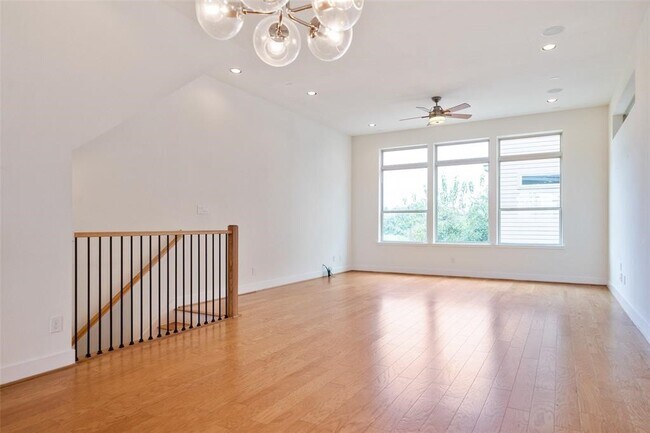 Building Photo - 194 Harvard St