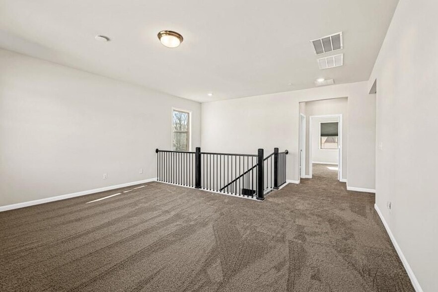 Building Photo - 405 Founders Walk