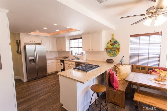 Building Photo - 289 N Cleveland St