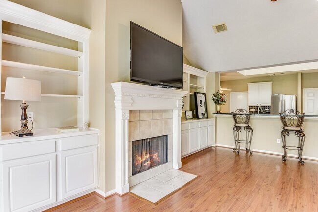 Building Photo - 317 Vantage Pointe Cir