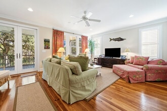 Building Photo - 190 Whiting Ln