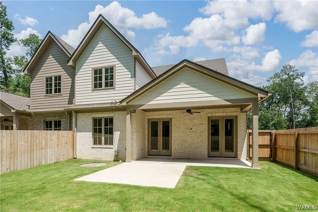 Building Photo - 303 Trails End Ln