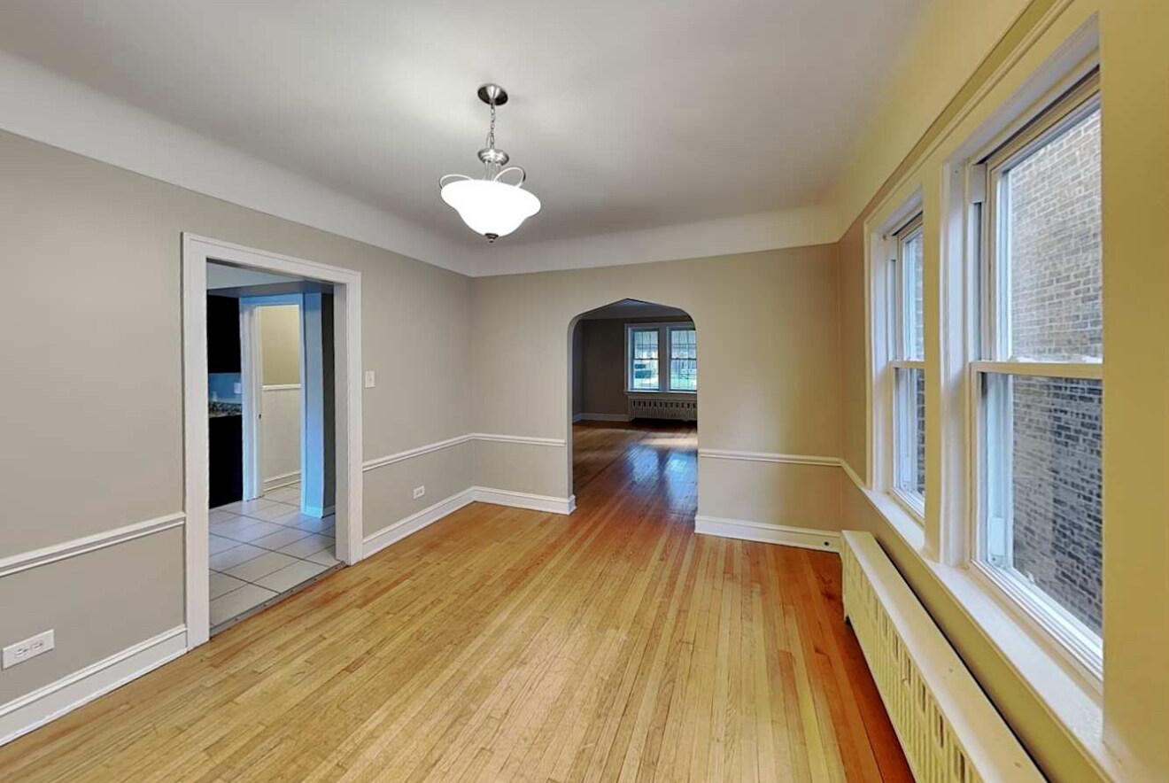 Building Photo - 4827 W Hirsch St