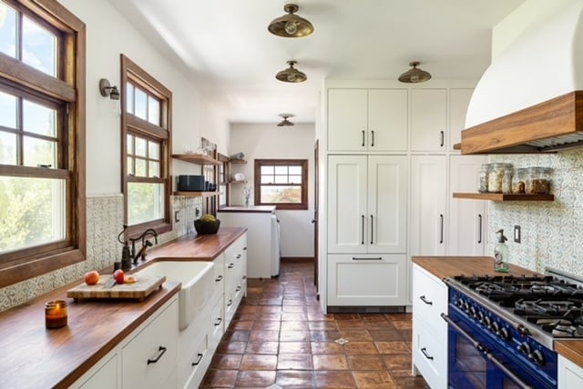 kitchen - 4918 Angeles Vista Blvd