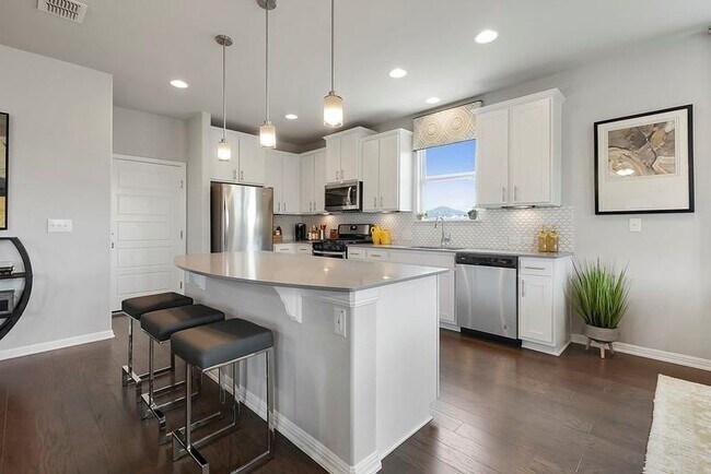 Building Photo - 420 Staunton Dr