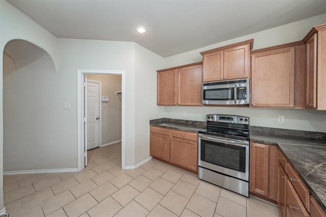 Building Photo - 643 Alexander St