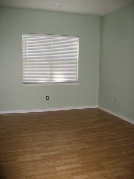 Building Photo - 3000 Vanderbilt Pl