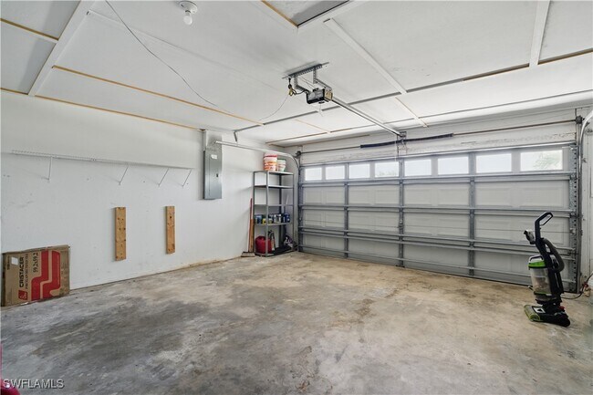 Building Photo - 1311 SW 44th St