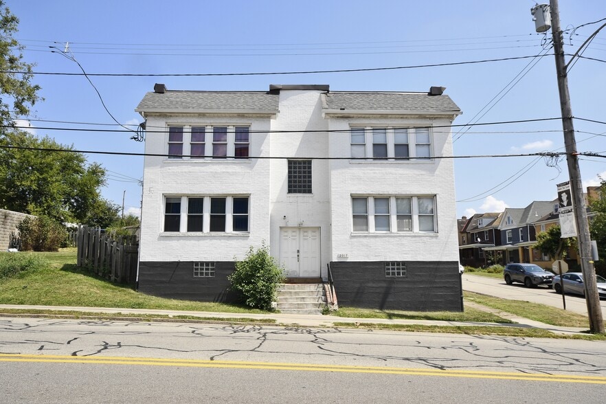 Exterior Building - 2017 West St
