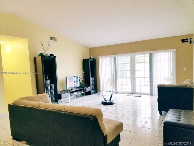 Building Photo - 5 br, 3 bath House - 14075 SW 45th Ter