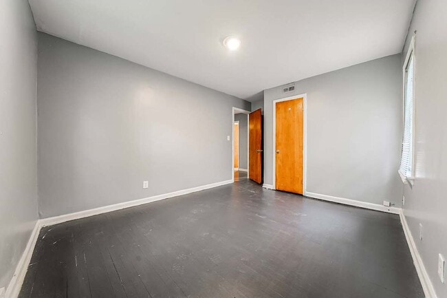 Building Photo - 2533 Greenvale Rd