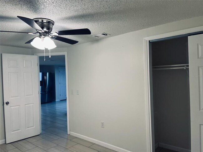 Building Photo - 5323 Satsuma Dr