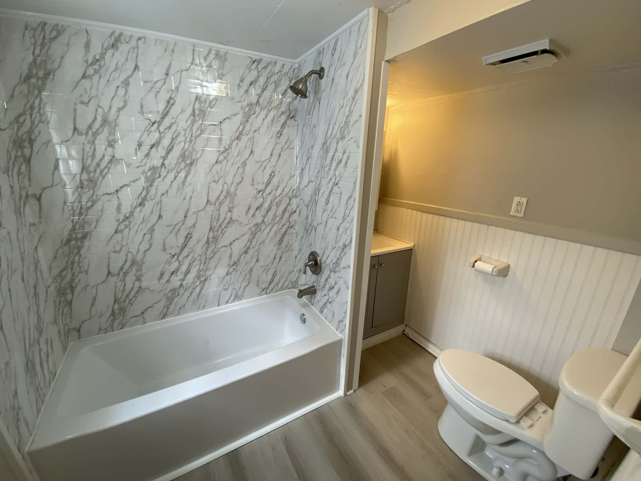 Building Photo - 2127 2nd Ave