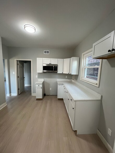 Building Photo - 4086 Montgomery St