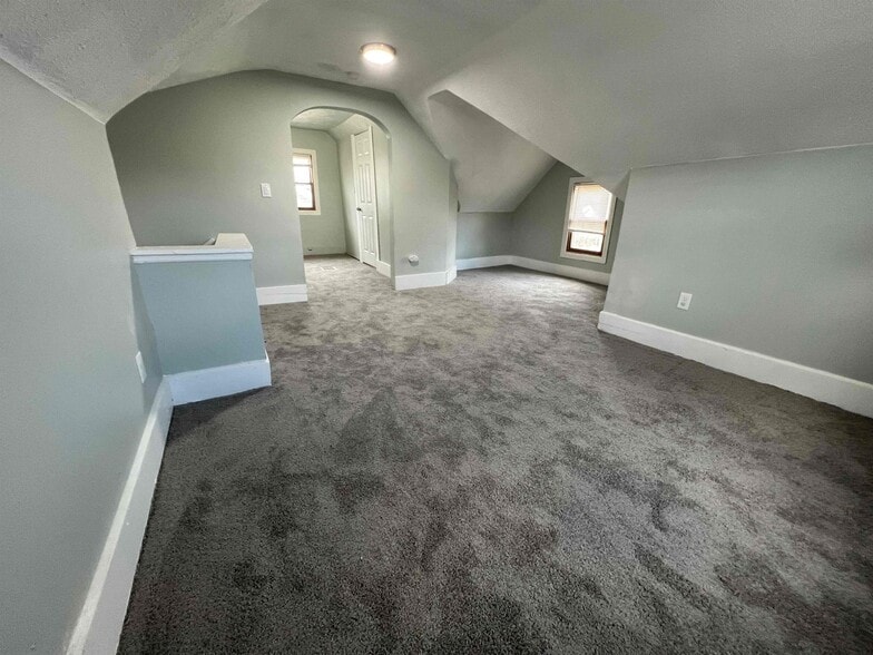 Building Photo - 960 Lawton St