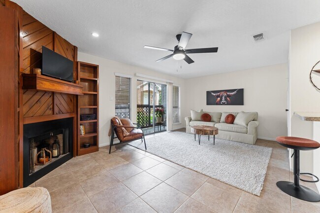 Building Photo - 12755 Mill Ridge Dr