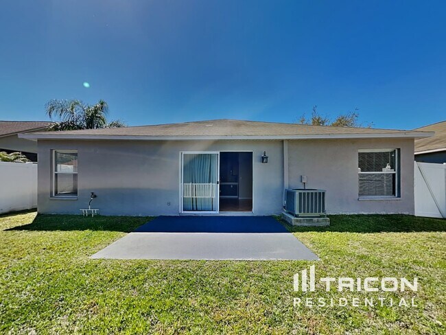 Building Photo - 30843 Birdhouse Dr