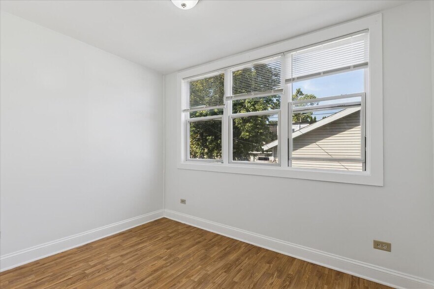 Building Photo - 6724 N Campbell Ave