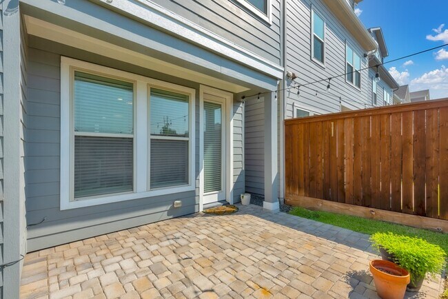 Building Photo - 10927 Keaton Landing Dr