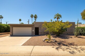 Building Photo - 8643 E Sandalwood Dr