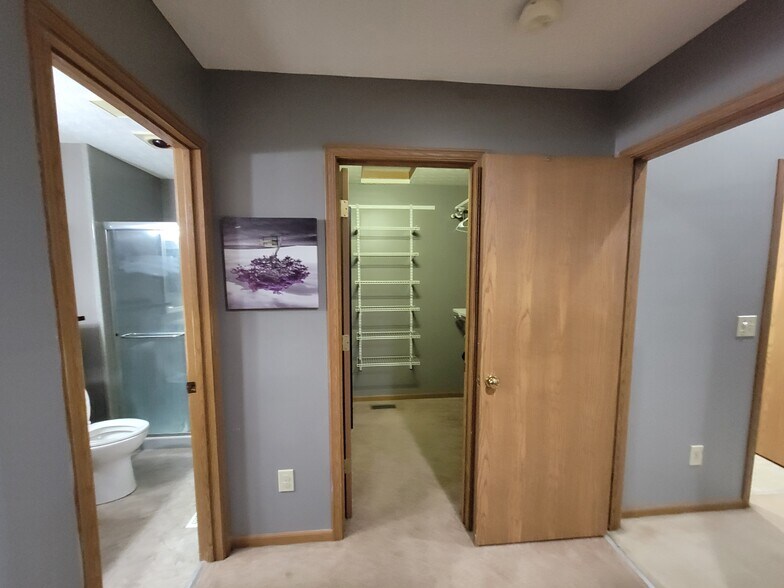 Building Photo - 3230 Saint Bernard Cir