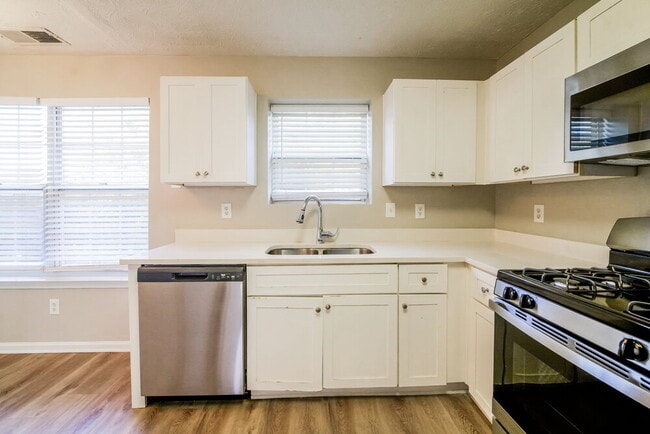 Building Photo - 2966 Heather Lake Dr