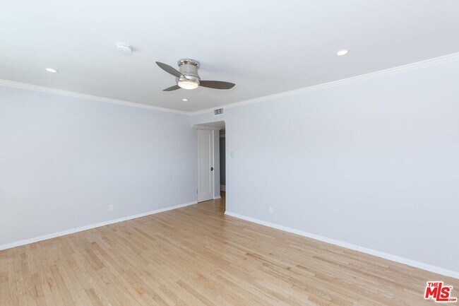 Building Photo - 1539 Laurel Ave