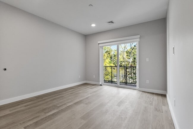 Building Photo - 59 Mill St