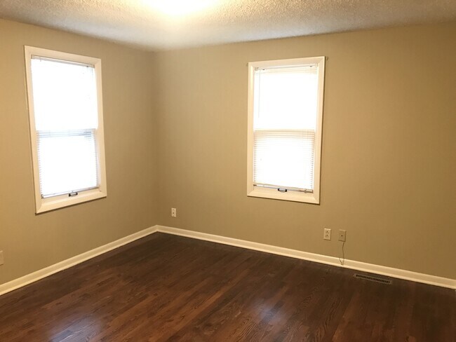 Building Photo - {8146} Charming Waldo Ranch + Hardwood Flo...
