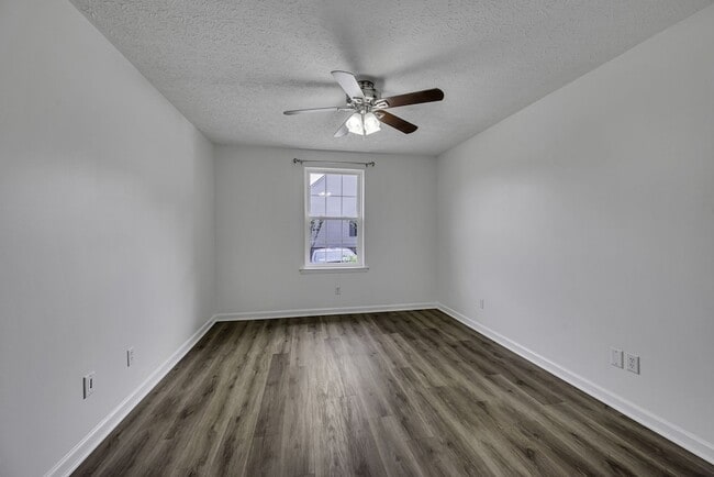 Building Photo - 200 Deerpoint Ct