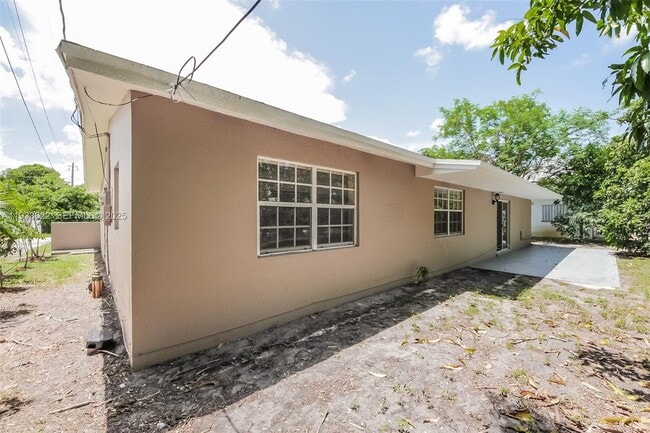 Building Photo - 2220 NW 44th Ave