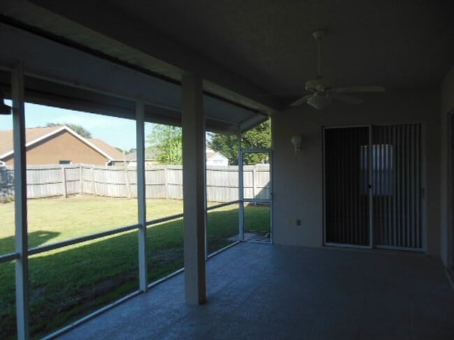 Building Photo - 20225 Maxim Pkwy