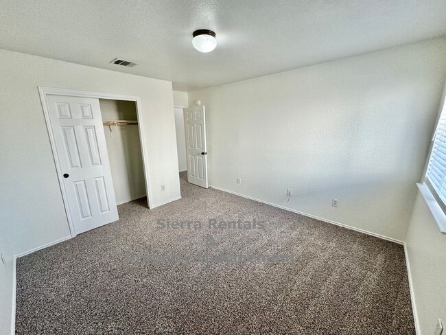 Building Photo - 2 WEEKS FREE RENT!!! Beautiful 3 Bed 2 Bat...