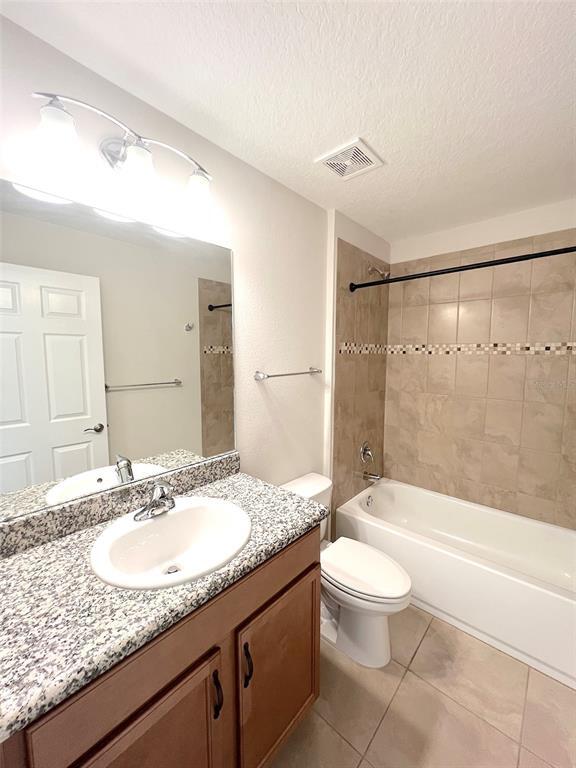 Building Photo - 9 Raemond Ln