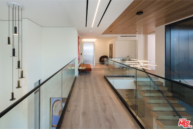 Building Photo - 9255 Swallow Dr
