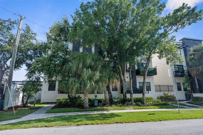 Building Photo - 4810 W McElroy Ave