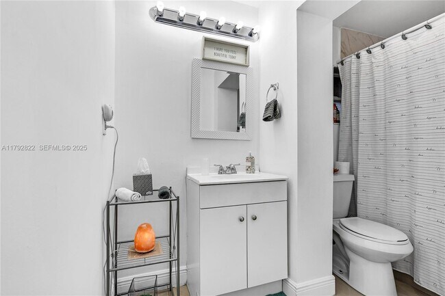 Building Photo - 519 NW 52nd St