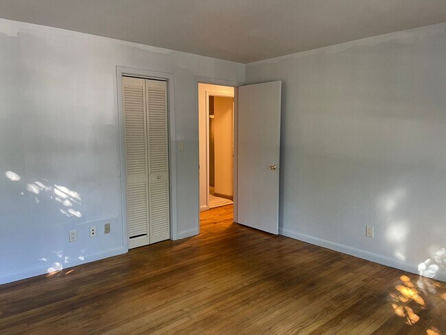 Building Photo - **100 SICARD ST** Basement+Driveway+Off-Street Parking+Free Washer/Dryer+Deck+Backyard