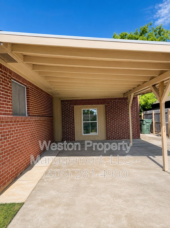 Building Photo - 9609 Greystone Ave