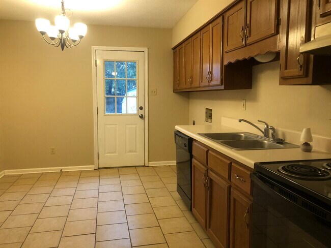 Building Photo - 6813 Maury Dr