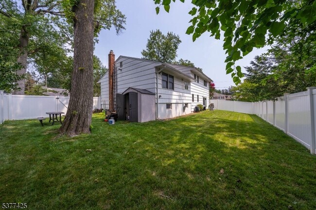 Building Photo - 511 Gallows Hill Rd