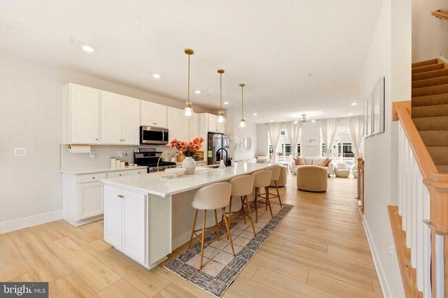 Building Photo - 22810 Tawny Pne Sq