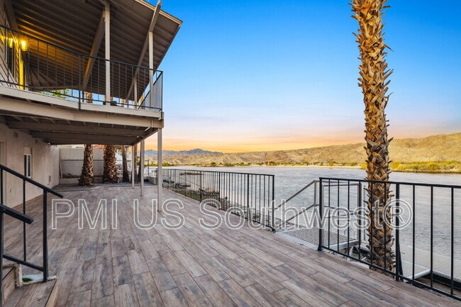 Building Photo - 437 Riverfront Dr